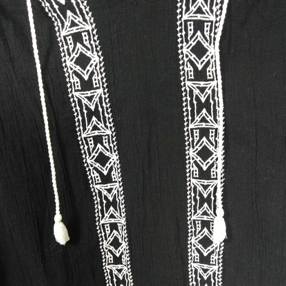 3/$30 Decree Embroidered Texture Shirt W/Tassels - Picture 2 of 5